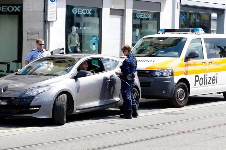 La police sanctionne le conducteur avec la mise en fourrière de sa voiture